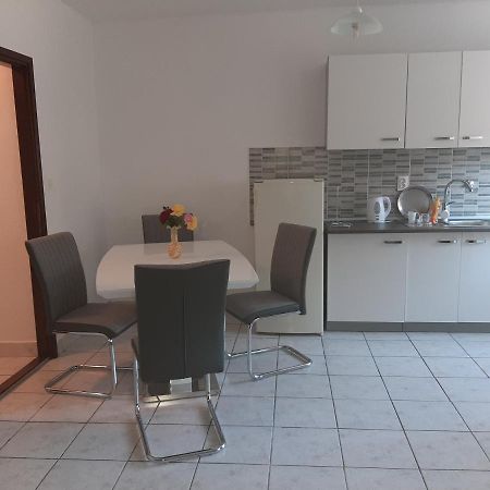 Apartman Curcic Книн Экстерьер фото