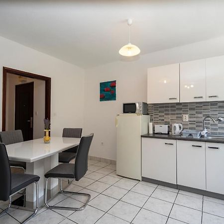Apartman Curcic Книн Экстерьер фото