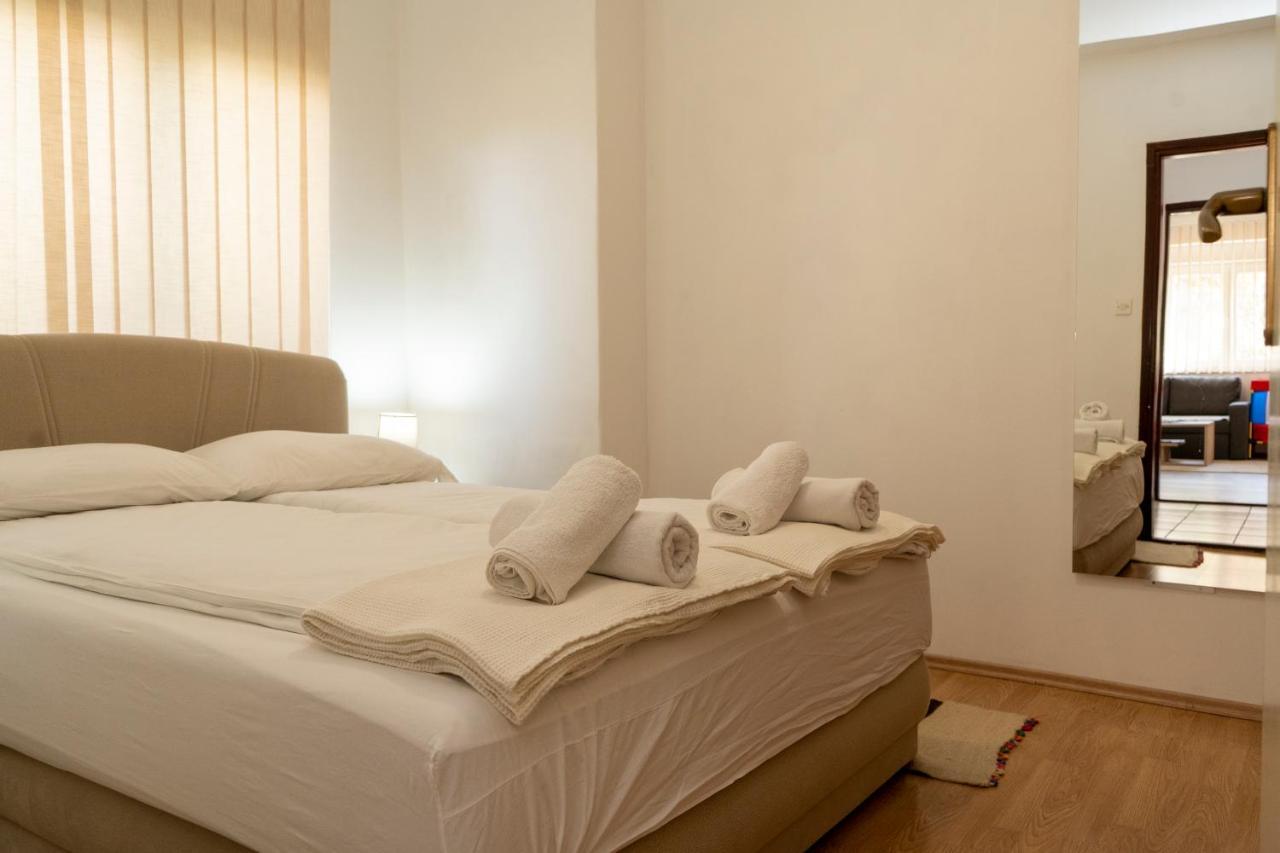 Apartman Curcic Книн Экстерьер фото