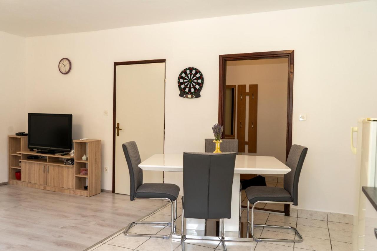 Apartman Curcic Книн Экстерьер фото