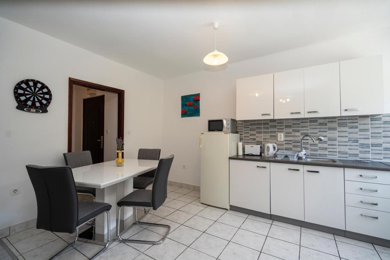 Apartman Curcic Книн Экстерьер фото