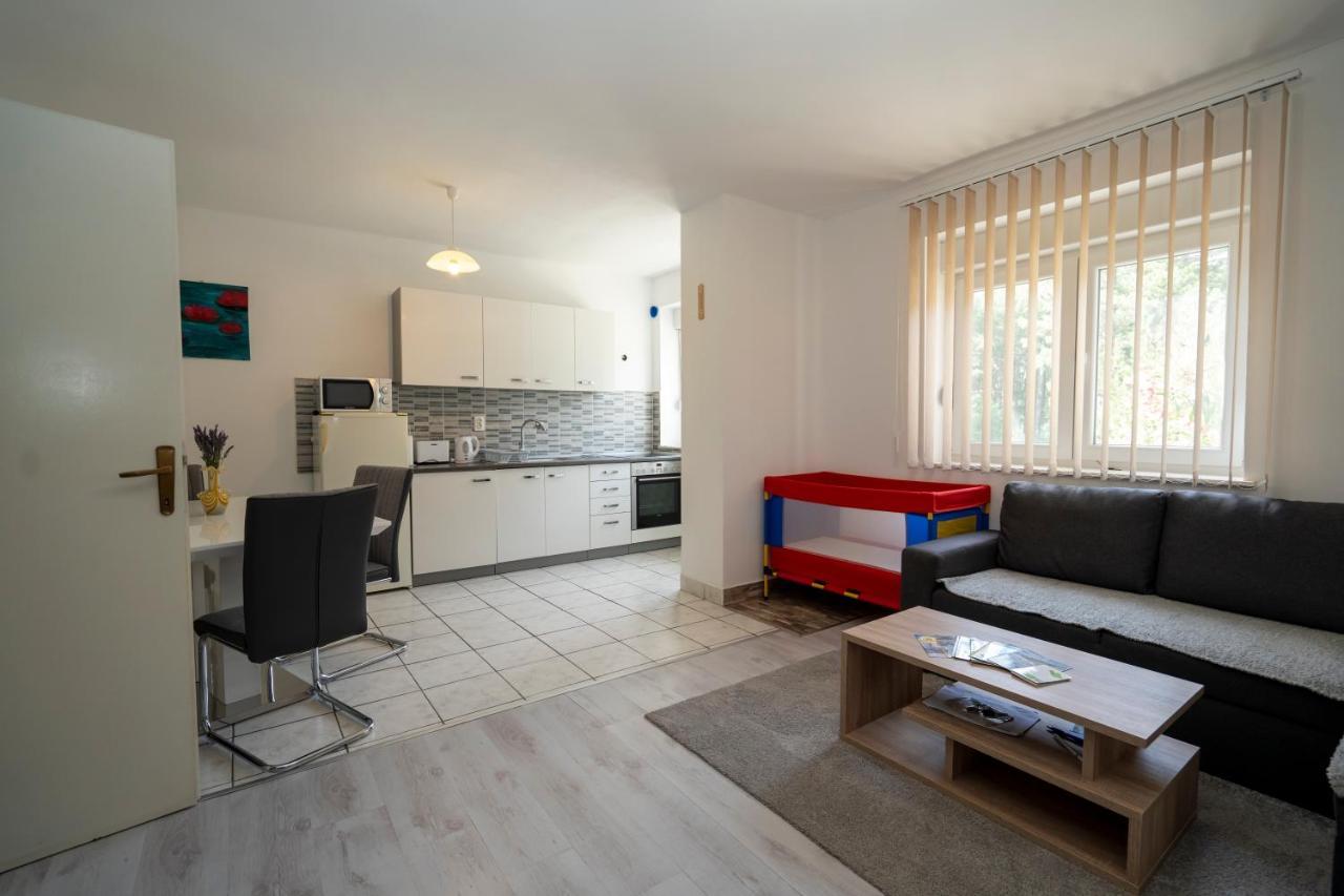 Apartman Curcic Книн Экстерьер фото