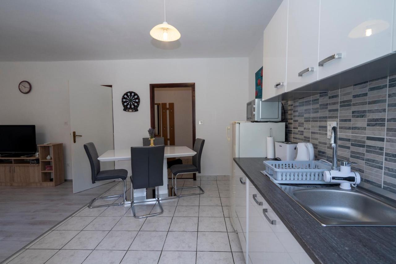 Apartman Curcic Книн Экстерьер фото